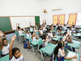 Nova Iguaçu efetiva matrículas na rede municipal de ensino