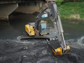 Limpeza do Rio Alcântara continua em São Gonçalo