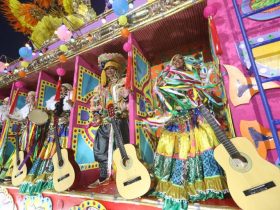 Escolas encantam público no primeiro dia do Grupo Especial no carnaval do Rio