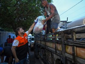 Campos cria força-tarefa para receber doações para vítimas das enchentes