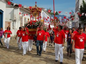 Festa do Divino segue até domingo em Paraty