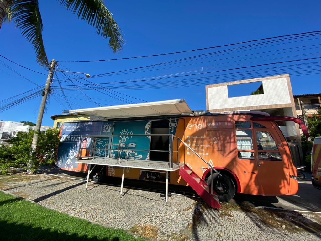 Nave Educativa da Enel leva experiência interativa às escolas de Niterói