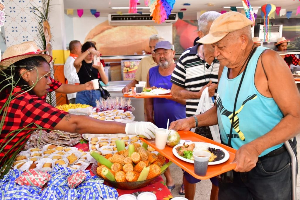 Restaurante do Povo de Belford Roxo em ritmo de festa junina