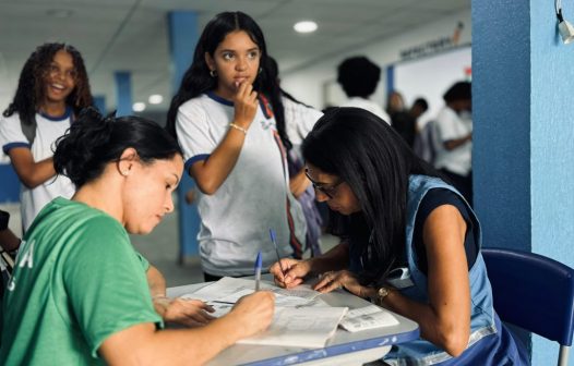 Vacinas contra gripe e HPV aplicadas em alunos de Nilópolis