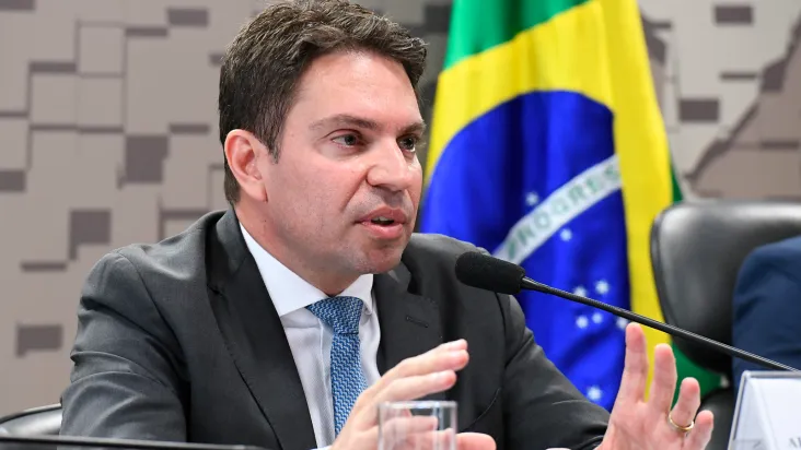 Alexandre Ramagem cresce na corrida pela Prefeitura do Rio