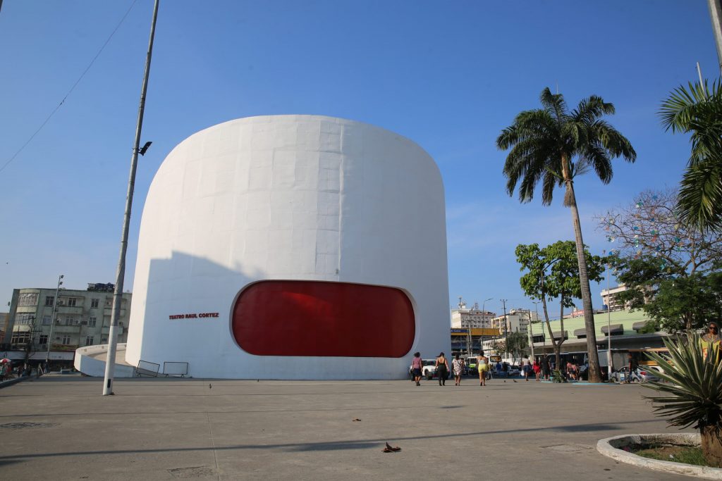 Teatro de Duque de Caxias tem programação diversificada