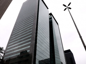UFRJ busca recursos com permuta de 11 andares de edifício moderno
