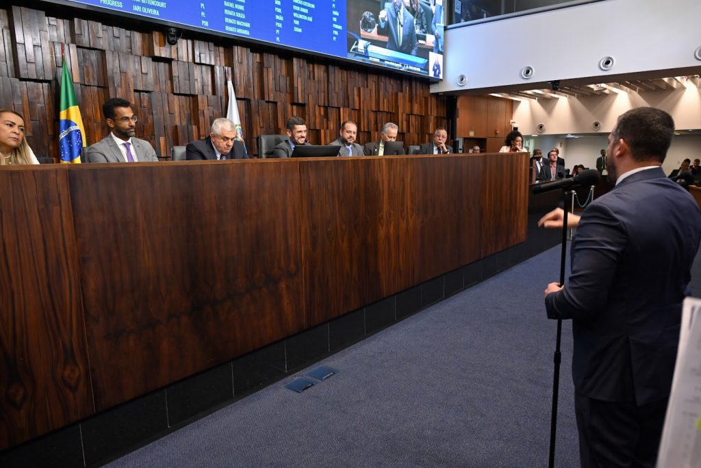 Deputados estaduais retornam à Alerj depois do recesso