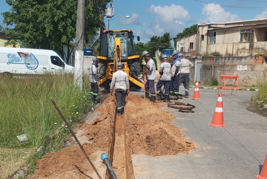 Extensão de rede de água avança em Queimados