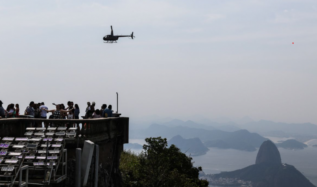 Voos panorâmicos de helicóptero no Rio seguirão novas regras