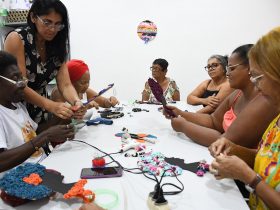 Oficinas de artesanato promovem inclusão de idosos em Belford Roxo