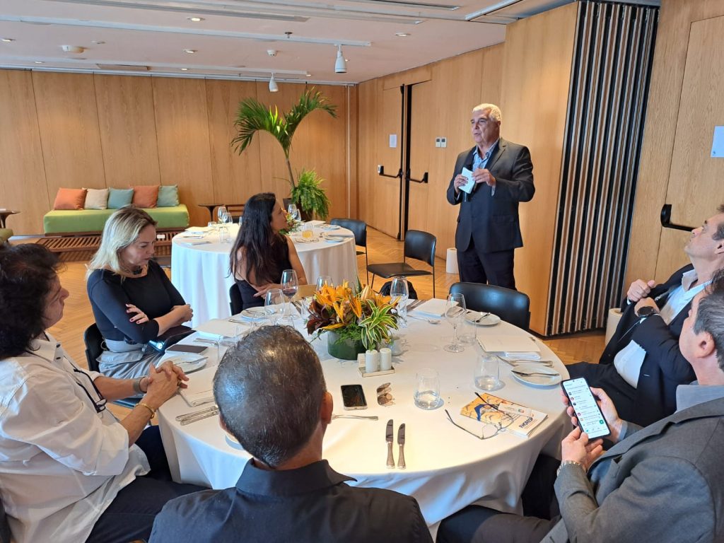 Encontro com delegados para reforçar segurança no turismo do Rio