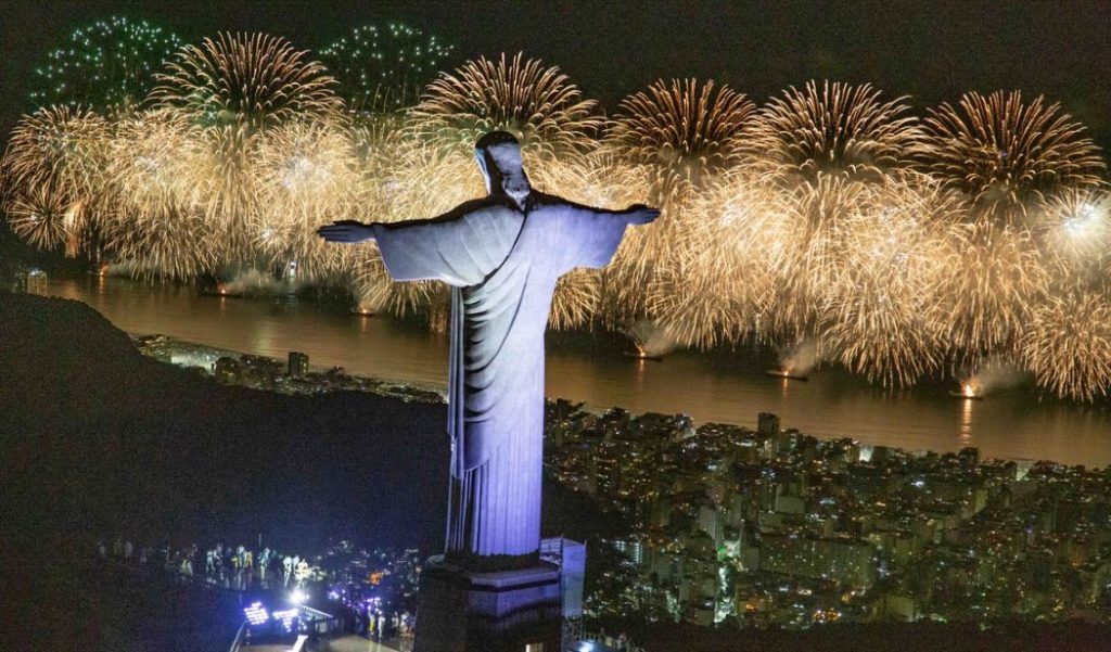 A Maior Virada do Mundo: Caetano, Bethânia, Anitta e Ivete no Rio