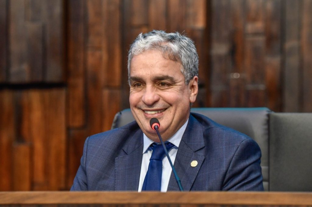 André Ceciliano retorna a Brasília