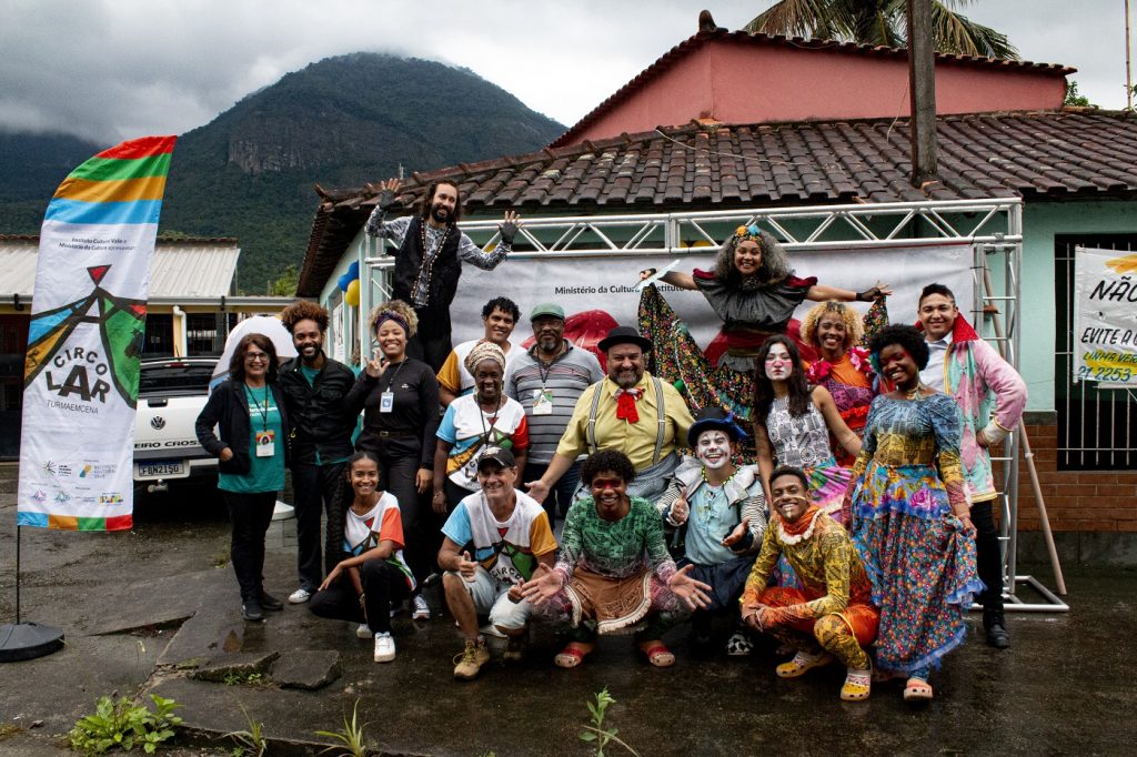 Mazomba recebe espetáculo circense e musical gratuito