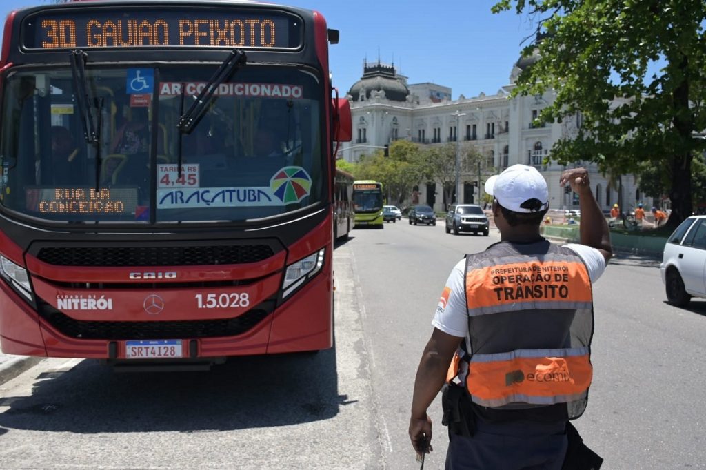 Nittrans inicia operação especial de trânsito na orla de Niterói