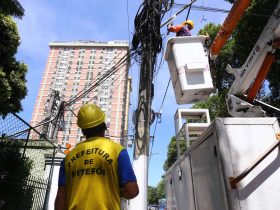 Niterói realiza força-tarefa para limpeza e retirada de fios