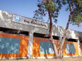 Estação do Metrô homenageia personagem de “Ainda Estou Aqui”