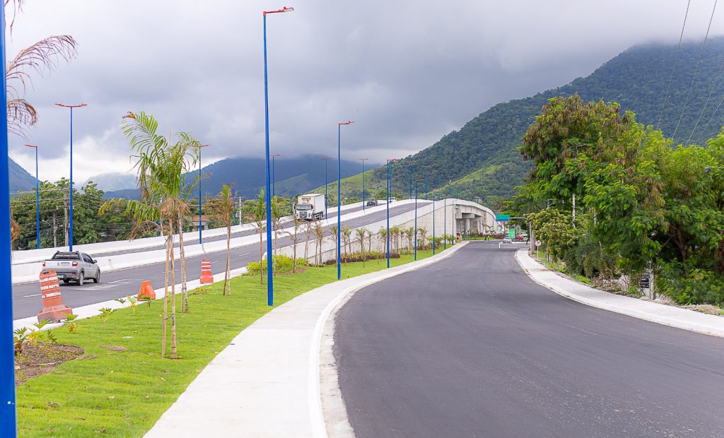 Maricá inaugura viaduto Leonel Brizola na RJ-106