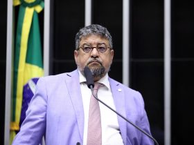 Quaquá recebe Eike em reunião