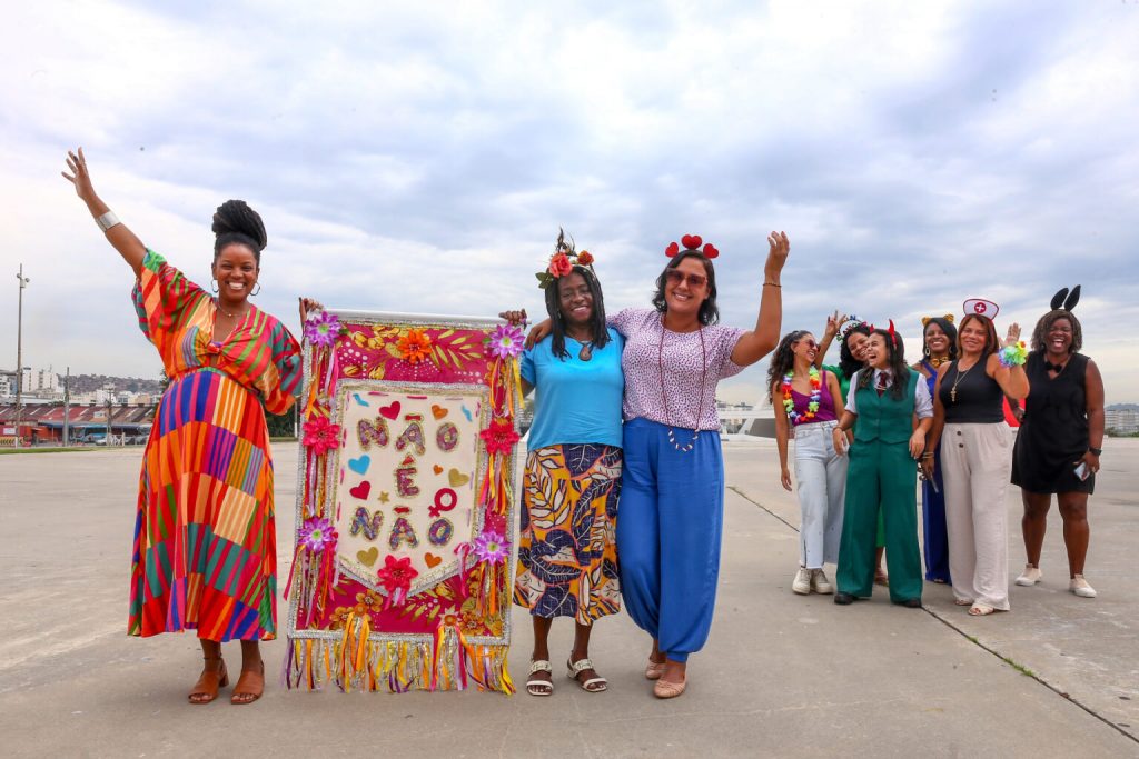 Niterói abre competição de marchinhas contra assédio a mulheres