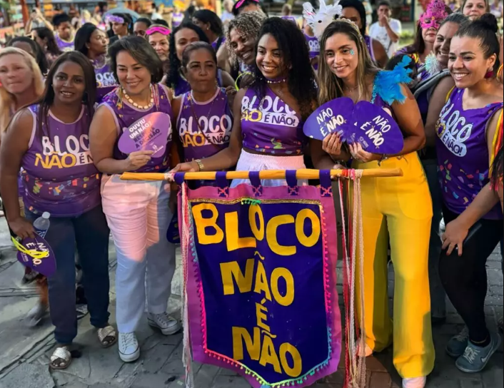 Bloco “Não é Não” desfila contra o assédio no Carnaval de Búzios