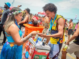 Um terço dos foliões gastam até R$ 200 por dia durante Carnaval do RJ