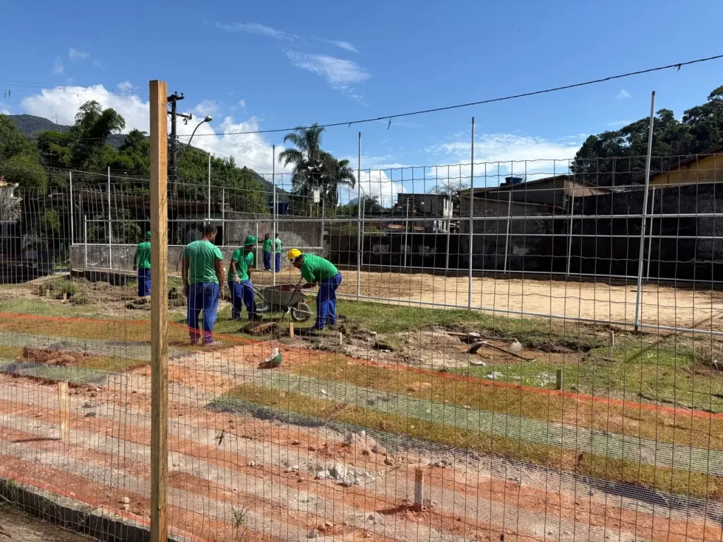 Praça Ilha do Caxangá recebe apoio do programa ‘Limpa Rio Margens’