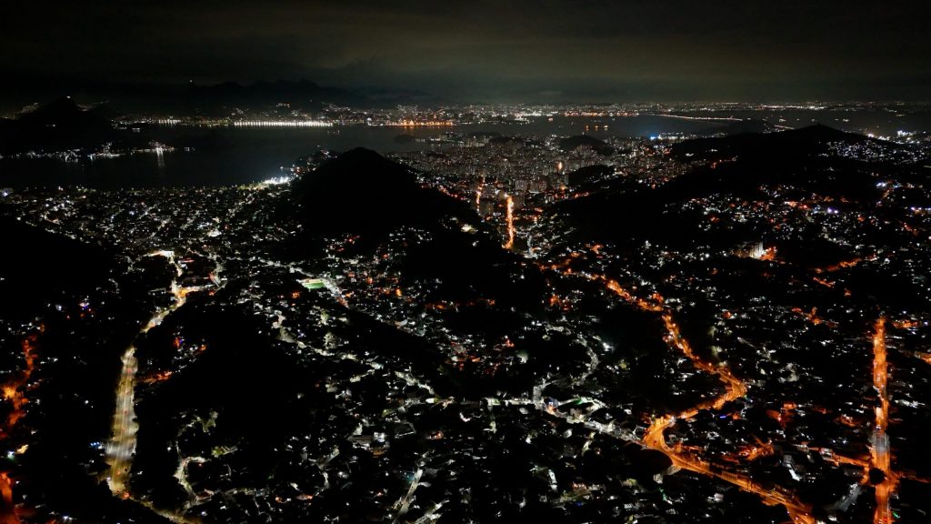 Niterói amplia iluminação pública com tecnologia LED