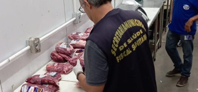 Vigilância Sanitária de Rio das Ostras apreende 70 kg de carne imprópria