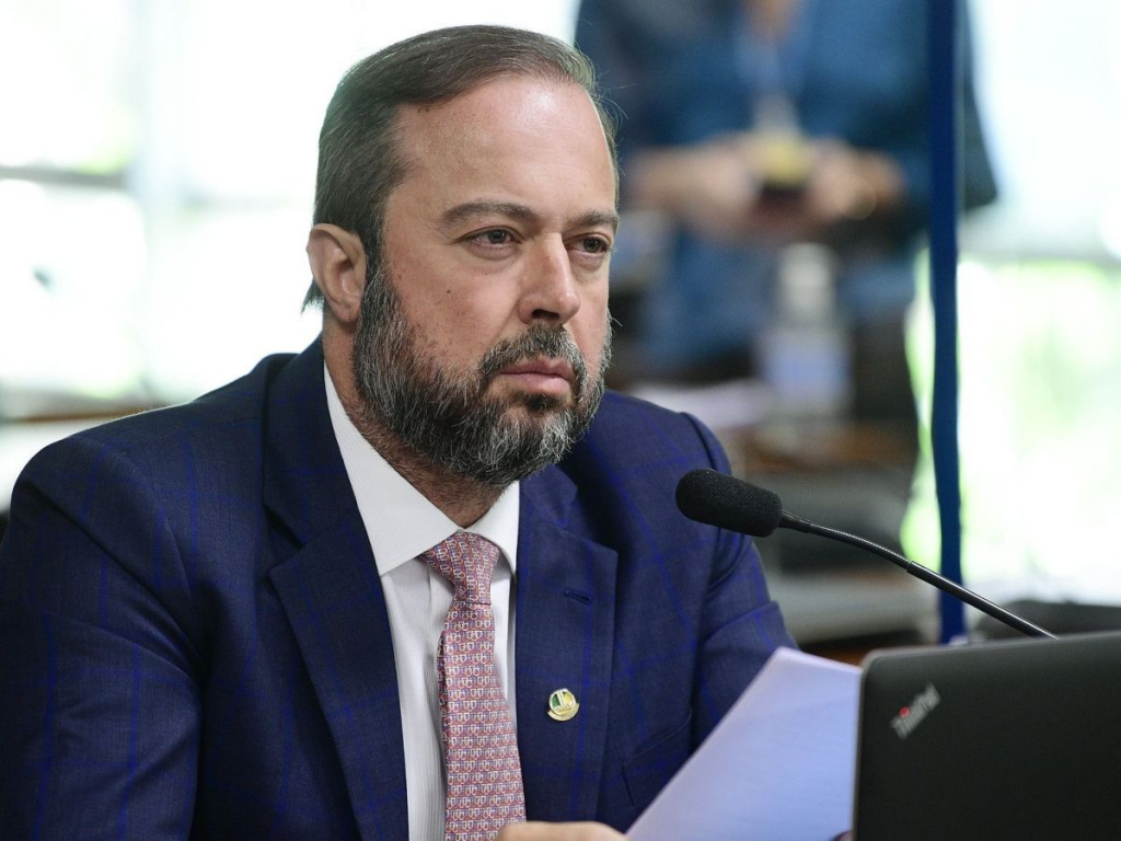 Vai ficar só no discurso?