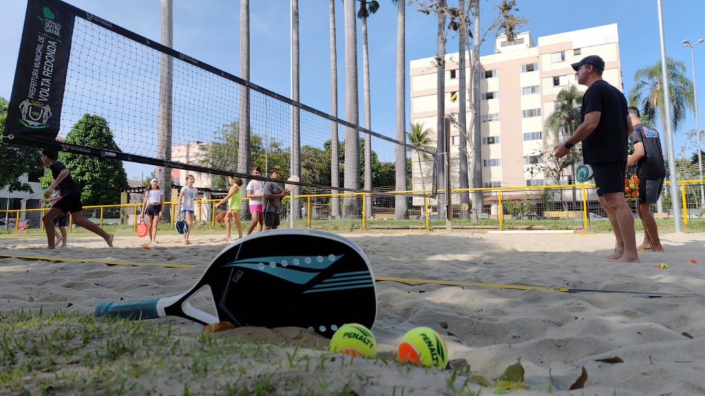 Beach Tennis gratuito movimenta Volta Redonda
