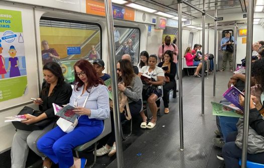 Bienal do Livro leva literatura ao metrô do Rio