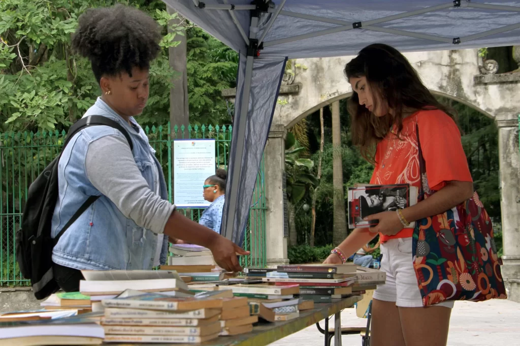 Feira Pegue e Leve atrai público em Barra Mansa