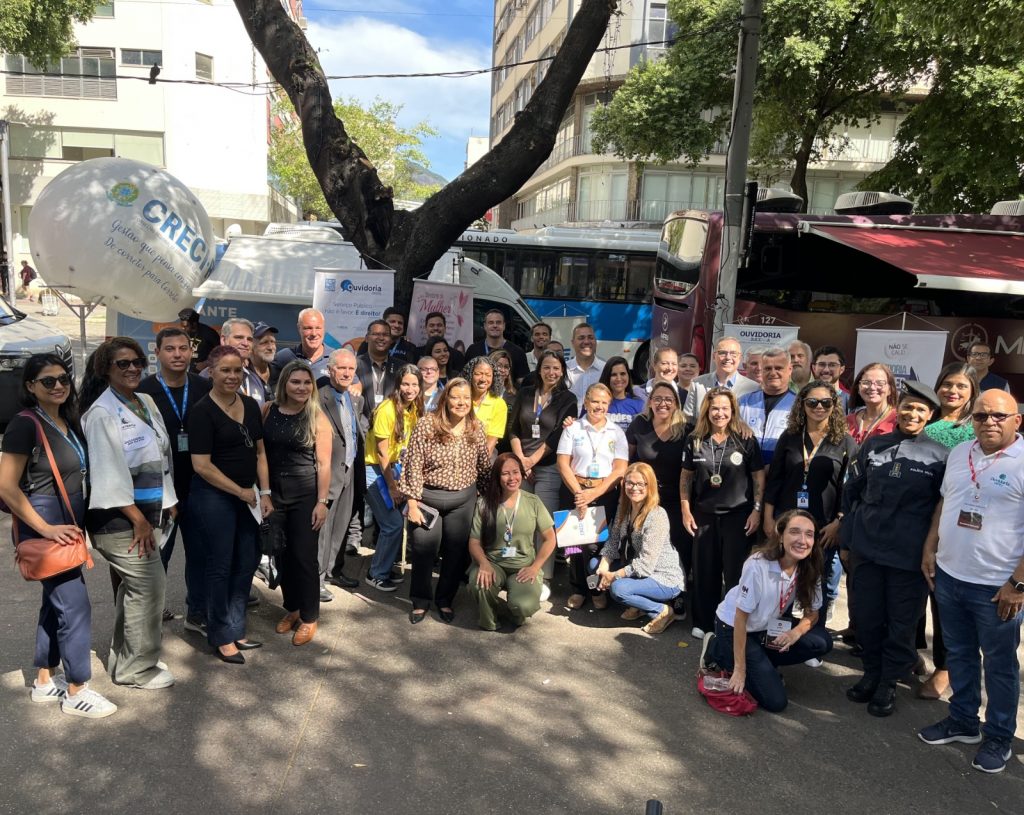 Ouvidoria Itinerante do Creci-RJ leva serviços públicos gratuitos à Praça Saens Peña e aproxima população do Creci-RJ