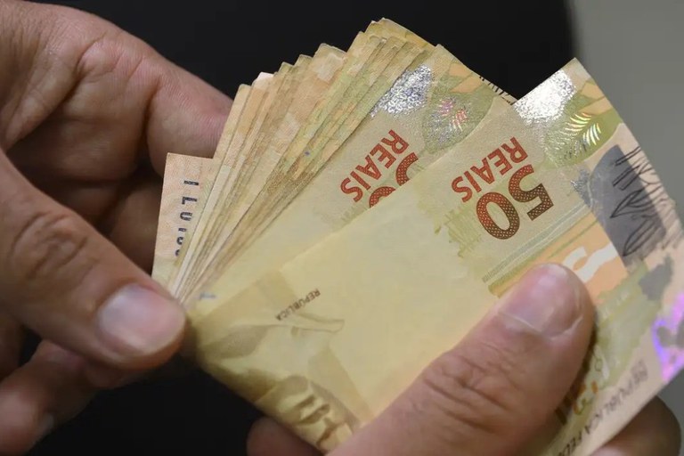 Renda domiciliar no Rio bate recorde, diz IBGE