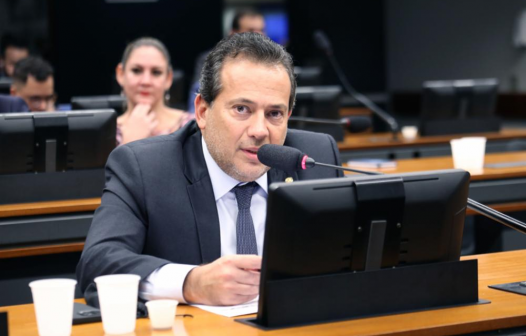 Ricardo Abrão olha atento para a Saúde