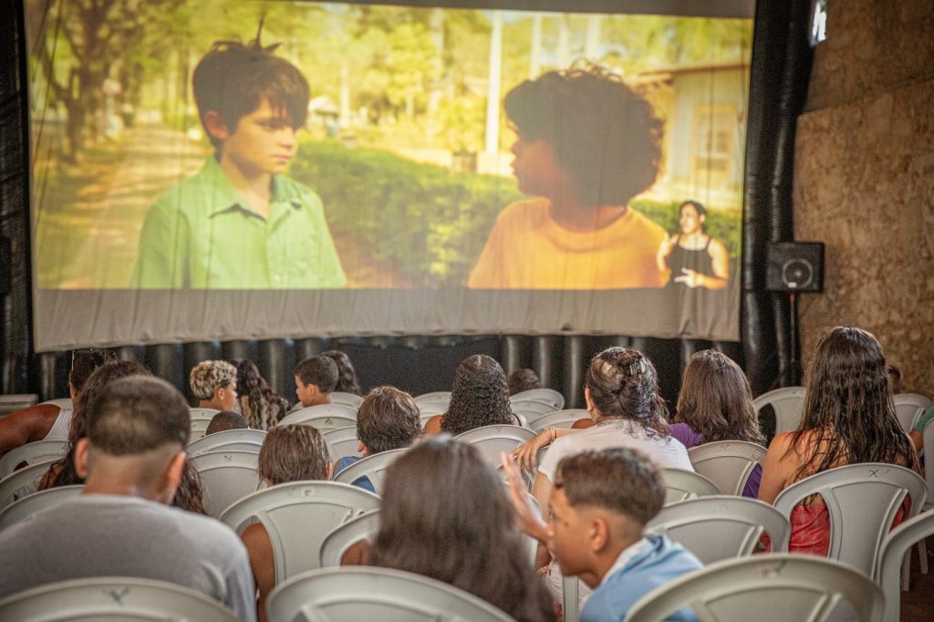 Cine 4 Estações Mangaratiba leva cinema, música e gastronomia ao Sahy