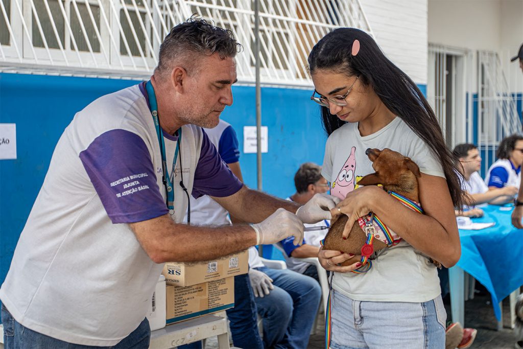 Vacinação antirrábica segue em Macaé até sábado