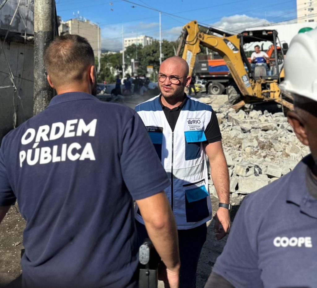 Fiscalização encontra materiais ilegais em antigo ferro-velho no Maracanã