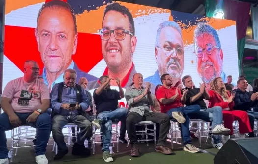 Ato político na Mangueira reforça apoio a lideranças do PT