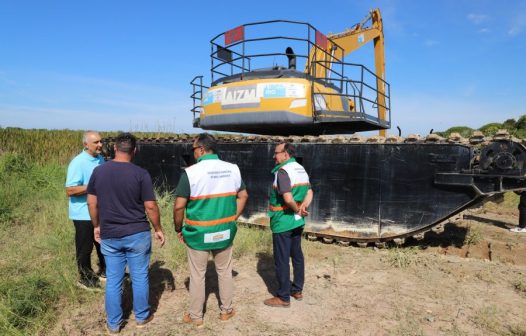 Prefeitura de Rio das Ostras inicia limpeza da Lagoa de Iriry