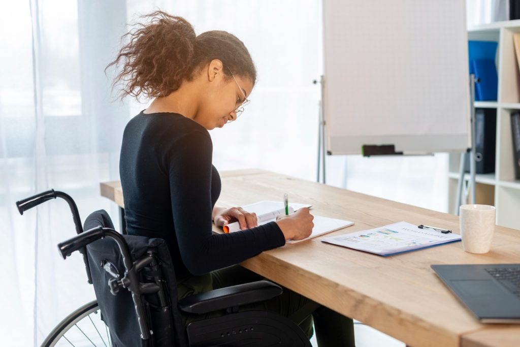 Empresa oferece 193 vagas para pessoas com deficiência