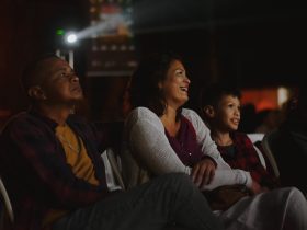 Cinema e arraiá animam Praia Pequena em Mangaratiba