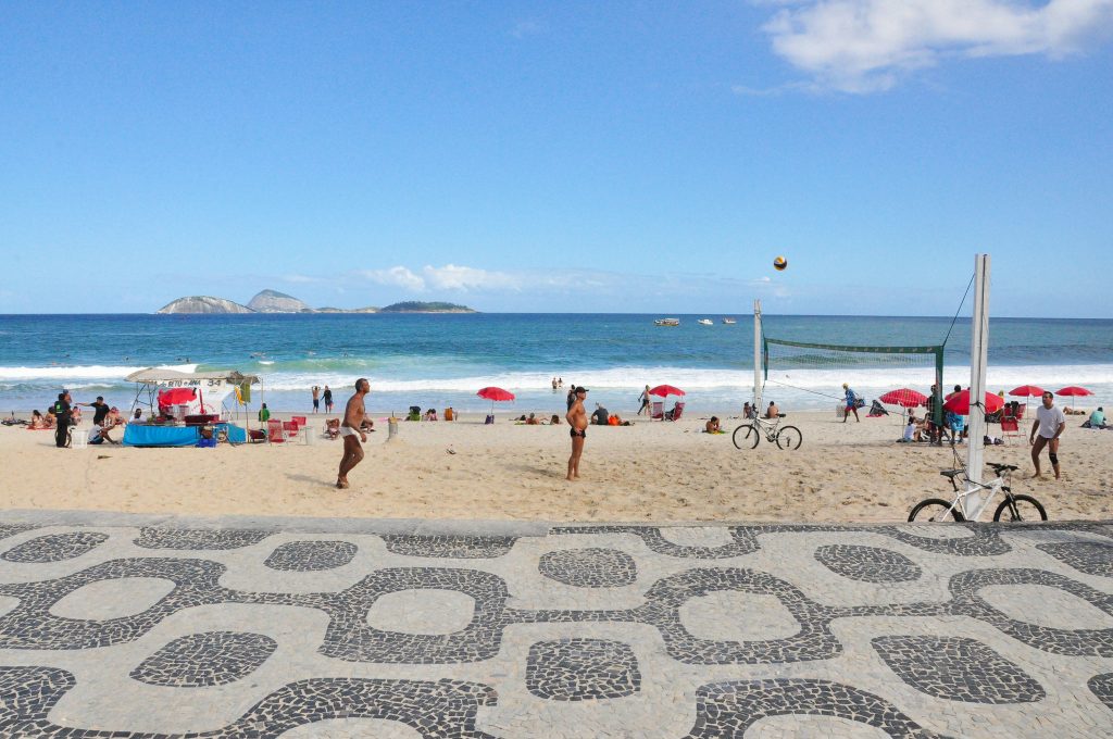 Novas regras para praias do Rio entram em vigor