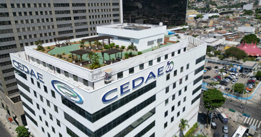Tarifa cara e serviço precário. Governo Castro afunda na crise da CEDAE