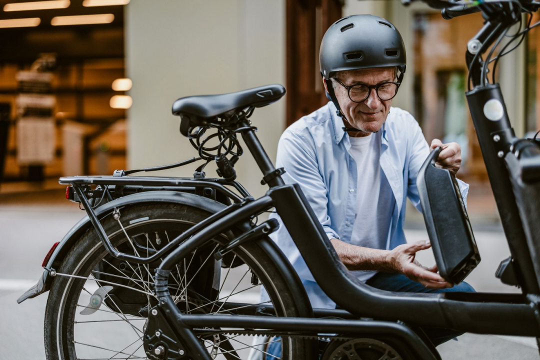 Projeto de lei estabelece regras de segurança para baterias de bicicletas elétricas nos condomínios