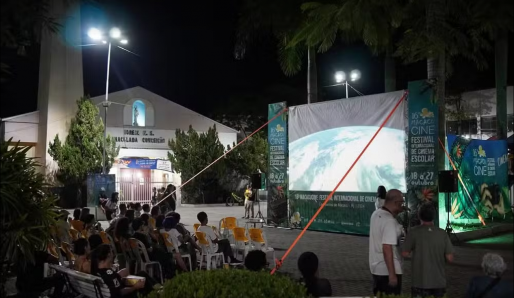 MacacuCine exibe 188 filmes escolares em Cachoeiras de Macacu