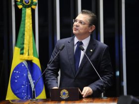 Políticos do RJ pedem para visitar Bolsonaro preso