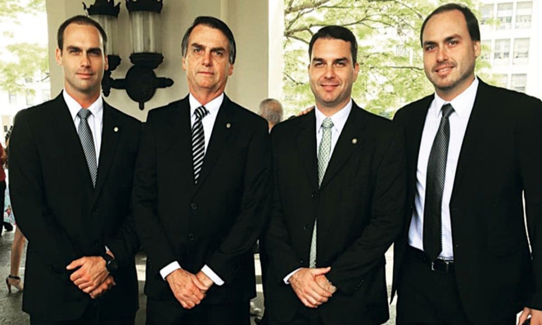Clã Bolsonaro em outro tempo